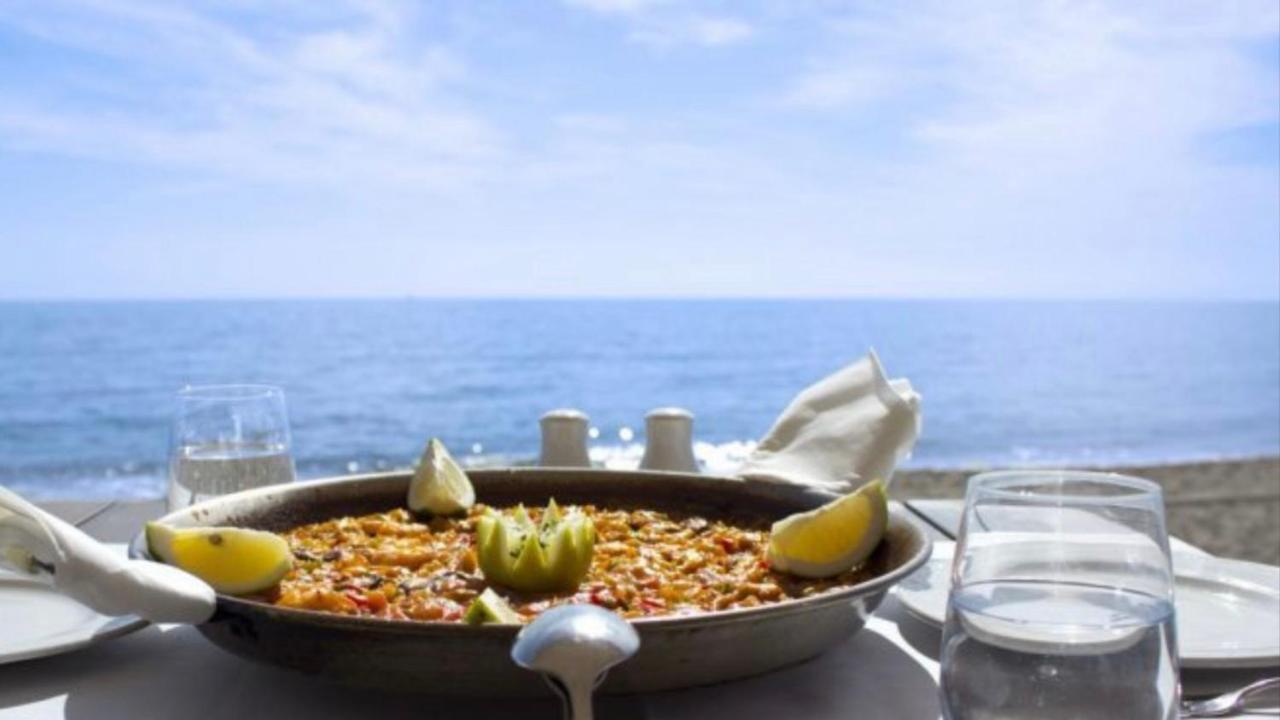 Beachfront Apartment In La Cala De Mijas Luaran gambar