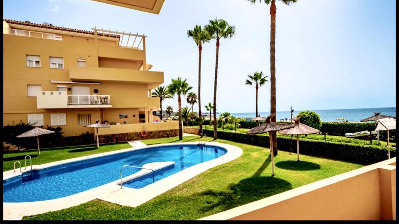 Beachfront Apartment In La Cala De Mijas Luaran gambar
