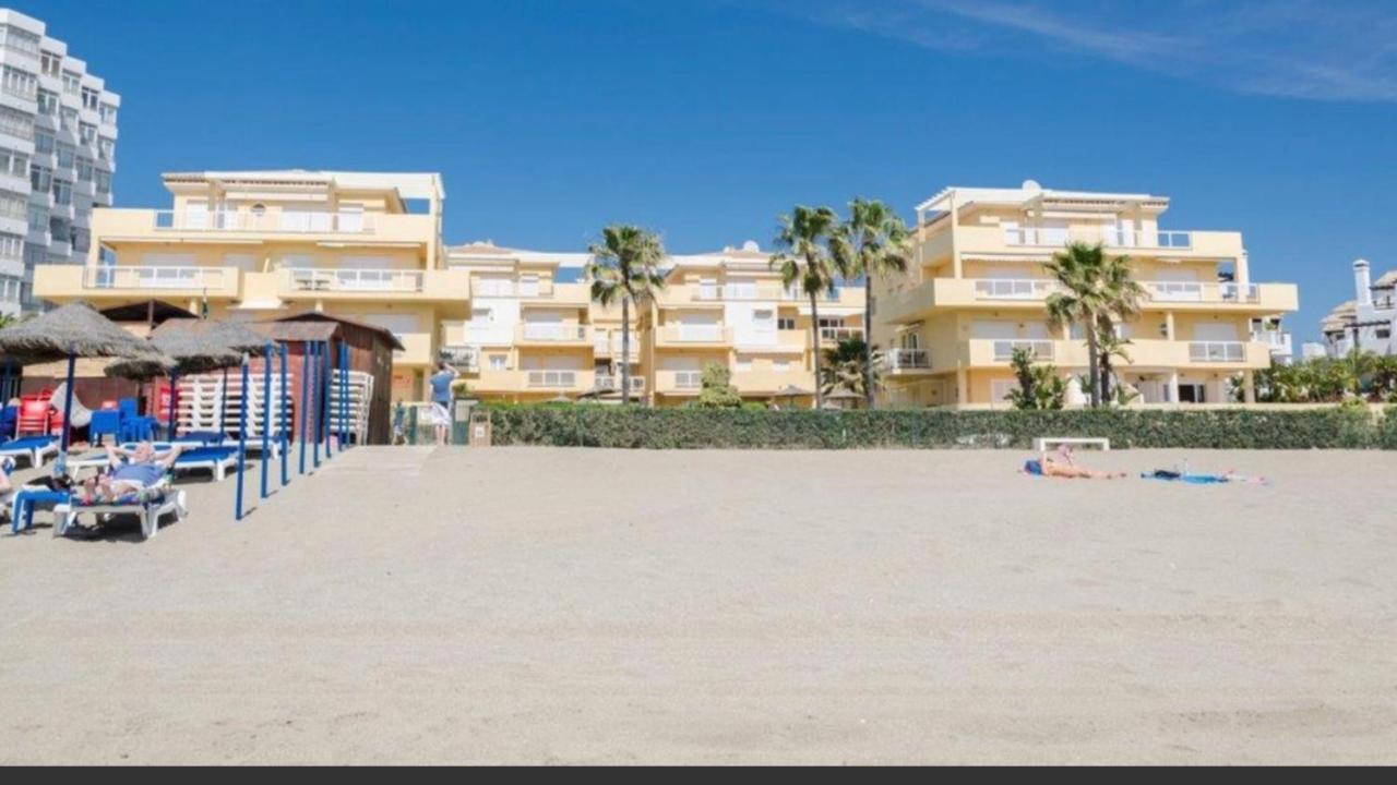 Beachfront Apartment In La Cala De Mijas Luaran gambar