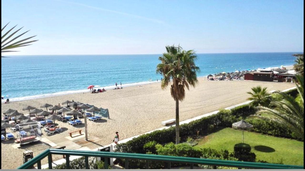 Beachfront Apartment In La Cala De Mijas Luaran gambar