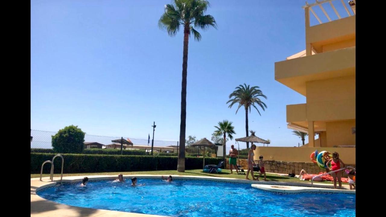 Beachfront Apartment In La Cala De Mijas Luaran gambar
