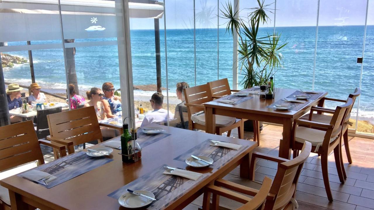 Beachfront Apartment In La Cala De Mijas Luaran gambar