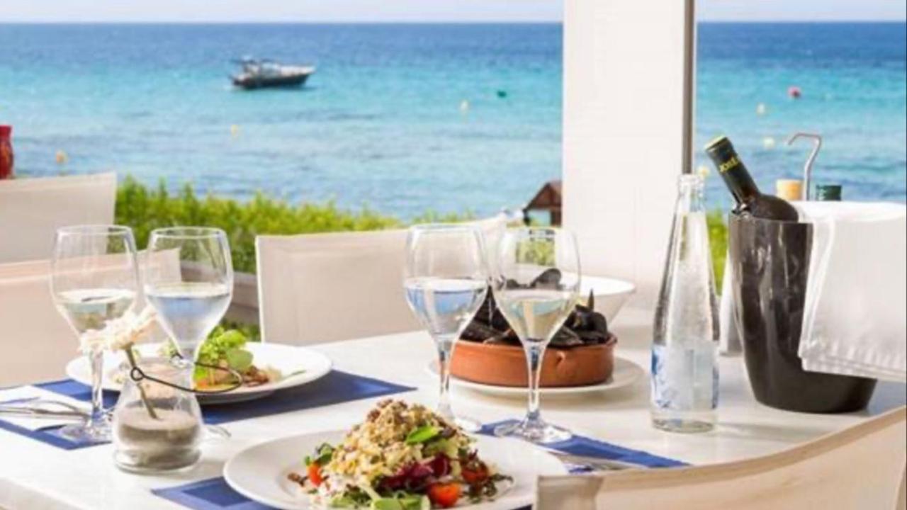 Beachfront Apartment In La Cala De Mijas Luaran gambar