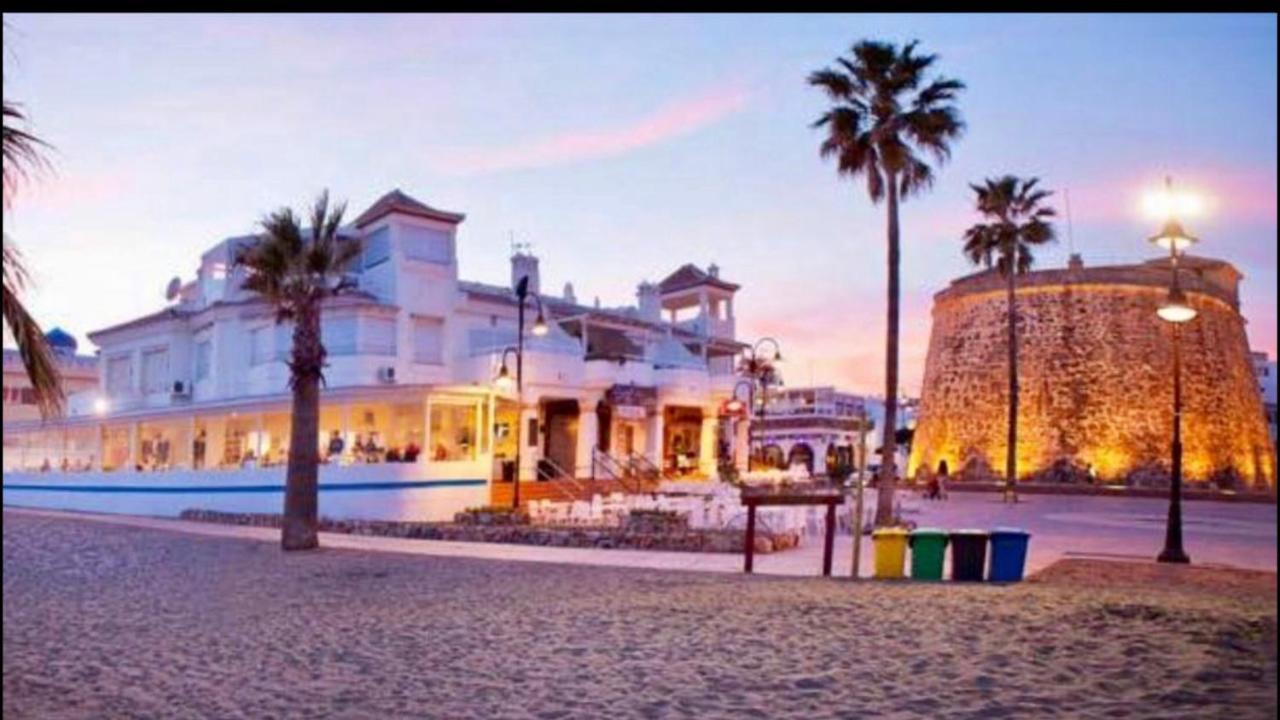 Beachfront Apartment In La Cala De Mijas Luaran gambar