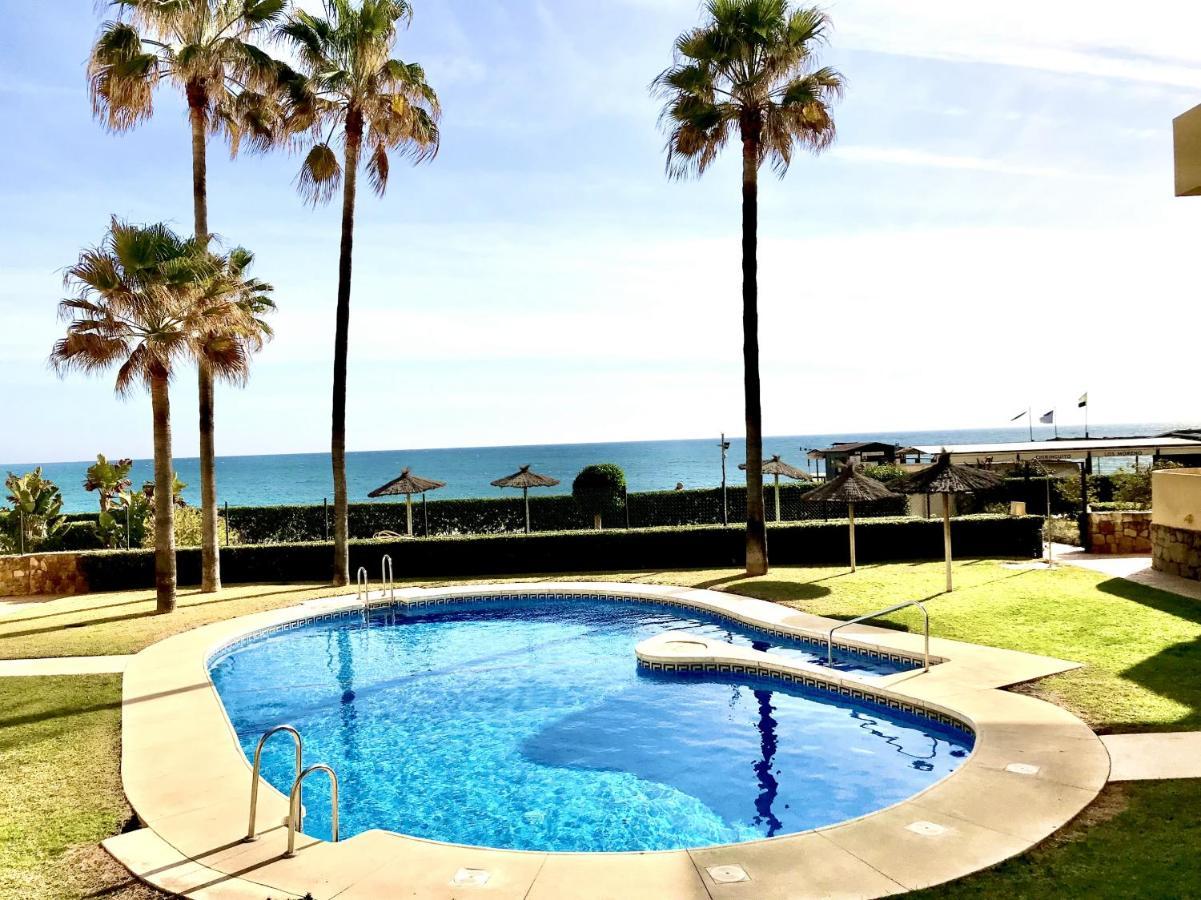 Beachfront Apartment In La Cala De Mijas Luaran gambar