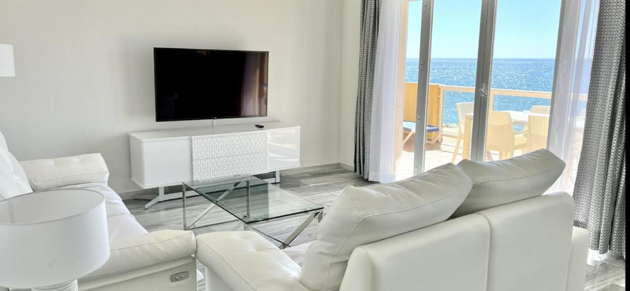 Beachfront Apartment In La Cala De Mijas Luaran gambar