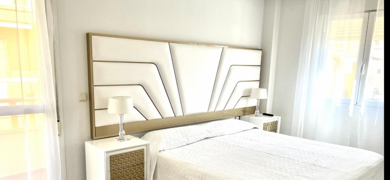 Beachfront Apartment In La Cala De Mijas Luaran gambar