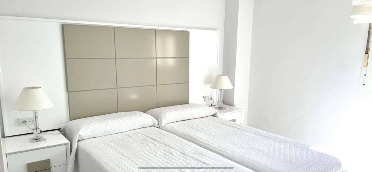 Beachfront Apartment In La Cala De Mijas Luaran gambar